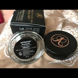 Ebony Anastasia Beverly Hills brow dip